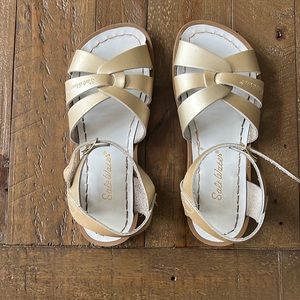 Salt Water Sandals by Hoy - Girls